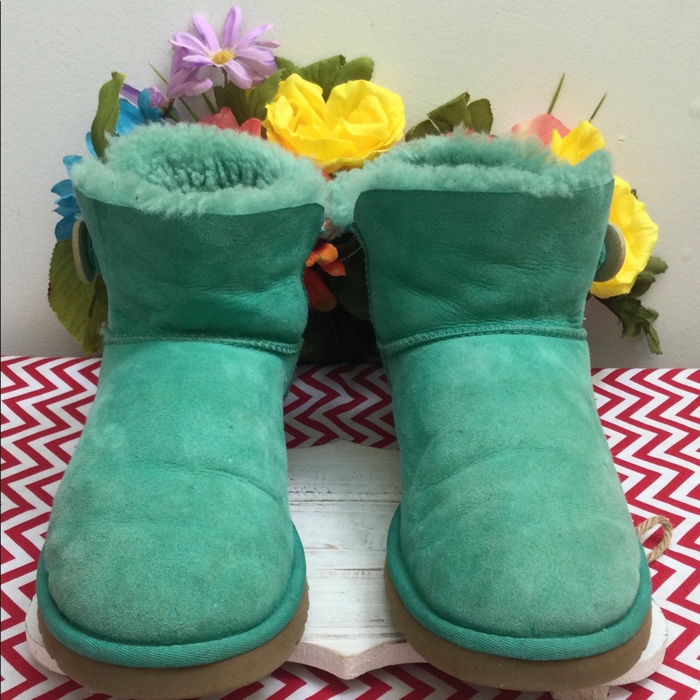 Grinch Bailey Button Boots/Grinch winter boots. Sz 10